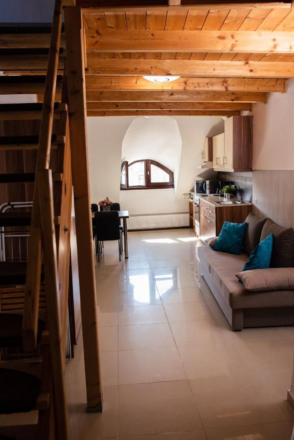 Belváros Apartmanház Sopron Esterno foto
