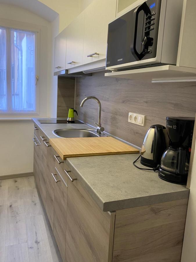 Belváros Apartmanház Sopron Esterno foto