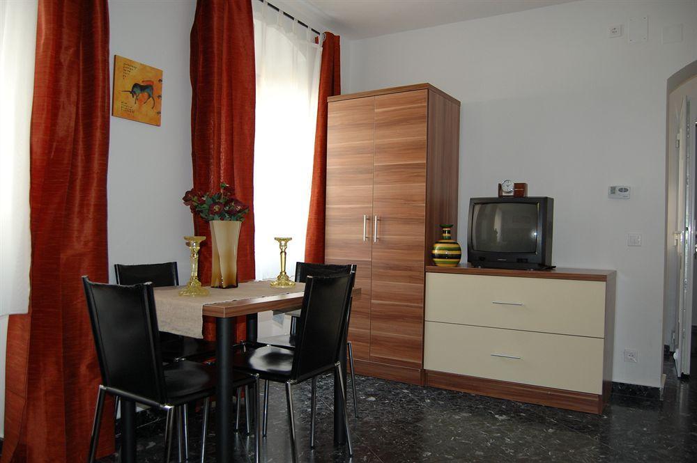 Belváros Apartmanház Sopron Esterno foto